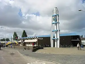 Haupteingang des Bahnhofs (2007)