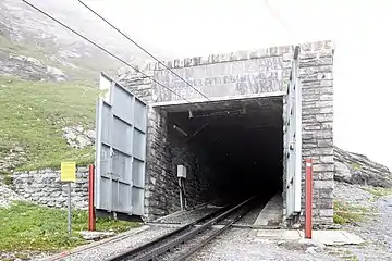 Portal in 2009, 2320 m