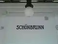 … erhalten gebliebenes historisches Design der Stadtbahn in der Station Schönbrunn und …