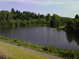 Blick vom Damm über das Staubecken