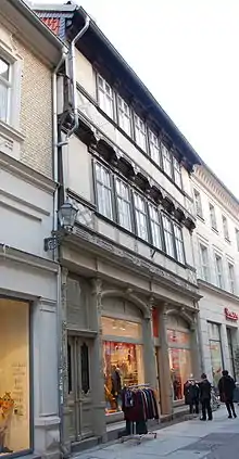 Wohn- und Geschäftshaus