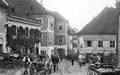 Gleinkergasse beim Wieserfeldplatz während eines Marktes (1904)