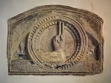 Relief "Hand Gottes"vermutlich Mitte 12. Jahrhundert