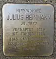 Julius Reinmann vor der Fruchtallee 115