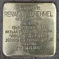 Renata Rahel Drehmel vor der Gärtnerstraße 117