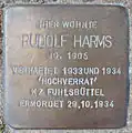 Rudolf Harms vor der Gärtnerstraße 90