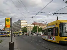 Straßenbahnen am Postplatz vor der Zusammenlegung der Haltestellen