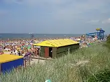 Der östliche Strand während der Hochsaison