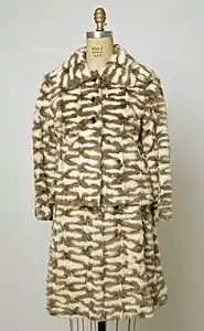 Kostüm aus Fehkehlen(Revillon Frères, Paris, 1967/1970, Metropolitan Museum of Art)