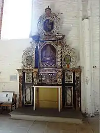 abgebauter Altar