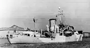Die USS Surprise mit einer achteren 3"-Kanone