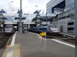 Die Gleise mit einem TGV