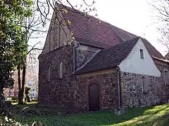 Außenansicht von Chor und Sakristei