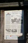 Die Informationstafel: „Bahnhof wird zum ersten ZOB“ direkt neben dem Mauseloch