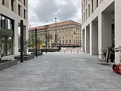 Blick vom Helmut-Kohl-Platz in Richtung Bahnhofsplatz (Juli 2021)