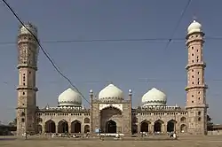 Gebetshalle mit 2 Minaretten