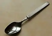 Moderner Tee­löffel