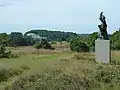 Tegner-Museum bei Dronningmølle mit einer der Außen-Statuen im Park