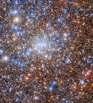 Der Kugelsternhaufen Terzan 4 aufgenommen mithilfe des Hubble-Weltraumteleskops