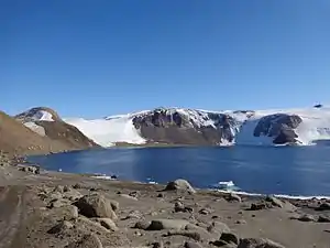 Kopfende der Tethys Bay