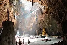 In der Höhle Tham Khao Luang