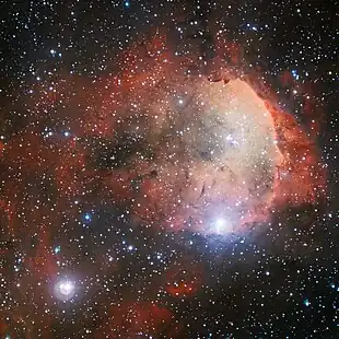 IC 2599 beschreibt den südlichen Teil des Emissionsnebels