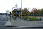 Blick von der Reichsstraße über den Theodor-Heuss-Platz mit dem Fernsehzentrum des Rundfunks Berlin-Brandenburg im Hintergrund