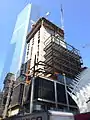 Der Turm Anfang Juni 2015, im Hintergrund Four World Trade Center