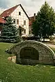 Der wiedererrichtete „alte“ Dorfbrunnen, genannt Der Born