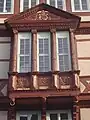 Erker mit Ornamentsschmuck und Reliefs 2023