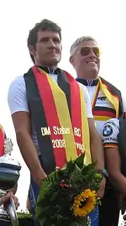 Timo Scholz bei der Siegerehrung zurSteher-DM 2008 mit Schrittmacher Peter Bäuerlein