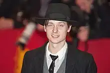 Tom Schilling spielt Kurt Barnert