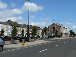 Templemore, Main Street mit Town Hall (2015)