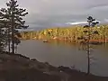 Am Nordwestufer des Stora Tresticklan mit Blick auf den See nach Osten