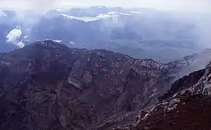 Blick vom Kerinci auf den Gunung Tujuh mit Kratersee