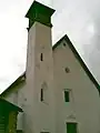 Der der Front vorgelagerte Turm