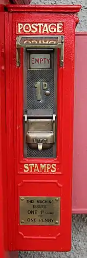 Britischer Briefmarkenautomat aus der Zeit vor 1971