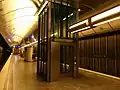Aufzug auf der Bahnsteigebene