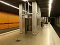Aufzug auf der Bahnsteigebene