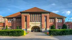 Mundsburg, Hamburg (1912):Hochbahnhof im Stile der ReformarchitekturEntwurf: Raabe & Wöhlecke