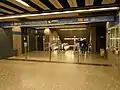Abgang von der Verteilerebene zur Bahnsteigebene