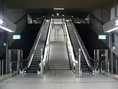 Aufgang von der Bahnsteigebene zum Verteilergeschoss
