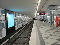 Bahnsteig im U-Bahnhof