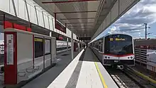 Bahnsteig Fahrtrichtung Oberlaa