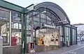 Aufnahmegebäude am Kardinal-Nagl-Platz