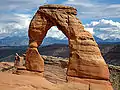 Delicate Arch, im Hintergrund die La Sal Mountains