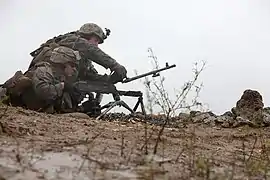 Wechsellauf mit Griff (Schnellwechsellauf) beim M240; der Griff dient gleichzeitig als Tragegriff