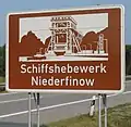 Hinweistafel an der Autobahn A 11