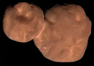 Arrokoth, aufgenommen am 1. Januar 2019 von New Horizons, 7 Min. vor der engsten Annäherung.