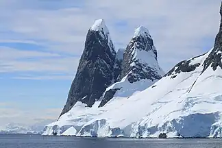 Una’s Tits, Doppelgipfel am Kap Renard, auch Cape Renard Towers